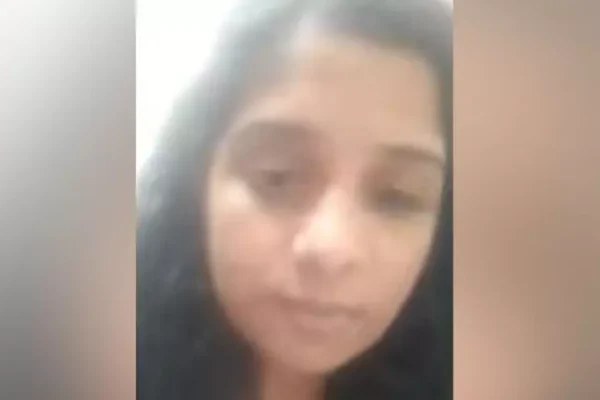 ഇതരമതസ്ഥനെ വിവാഹം കഴിക്കണമെന്ന് പറഞ്ഞ  മകളെ സഖാവ് പൂട്ടിയിട്ടു