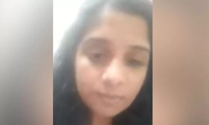 ഇതരമതസ്ഥനെ വിവാഹം കഴിക്കണമെന്ന് പറഞ്ഞ  മകളെ സഖാവ് പൂട്ടിയിട്ടു