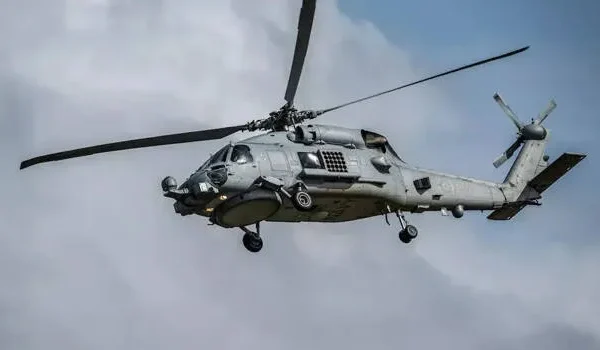 നിരീക്ഷണ പറക്കലിനിടെUS ഹെലികോപ്ടറും യുദ്ധവിമാനവും,ചെെനയിലെ കടലിൽ തകർന്നുവീണു