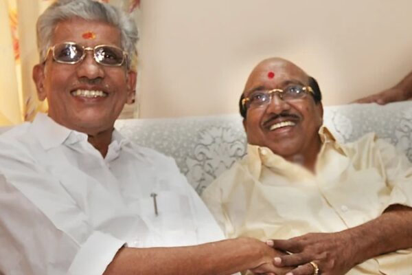 ഹിന്ദുക്കൾ ഒരുമിക്കുന്നു,സുകുമാരൻ നായരും , വെള്ളാപ്പള്ളി നടേശനും പുറത്ത്‌